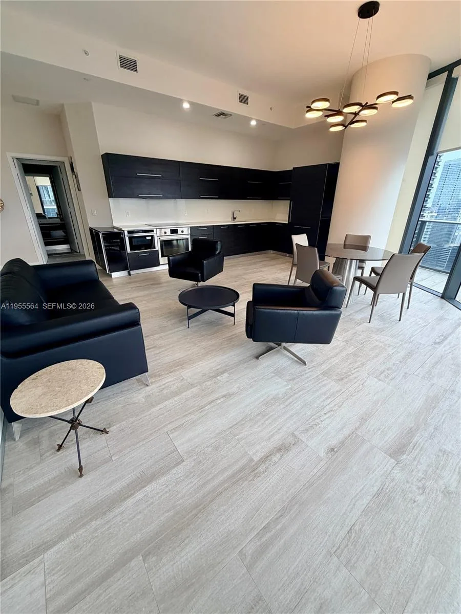 45 SW 9th St # 4606, Miami, FL 33130 photo 9