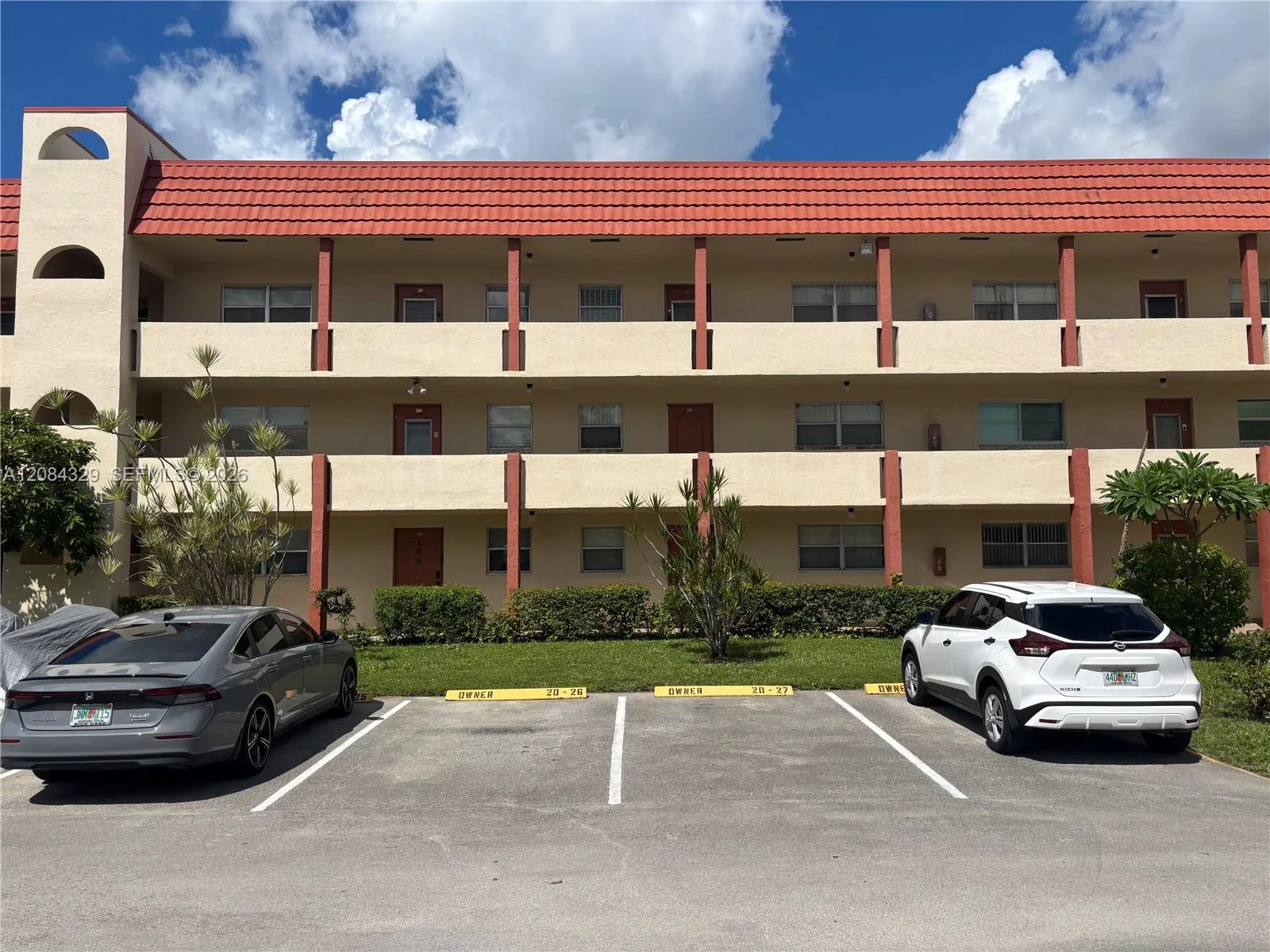 3051 E Sunrise Lakes Dr # 211, Sunrise, FL 33322