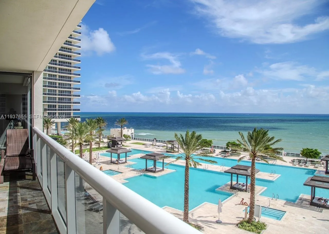 1850 S Ocean Dr # 1004, Hallandale Beach, FL 33009