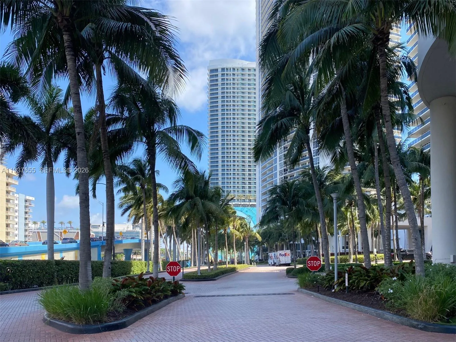 1850 S Ocean Dr # 1004, Hallandale Beach, FL 33009 photo 4