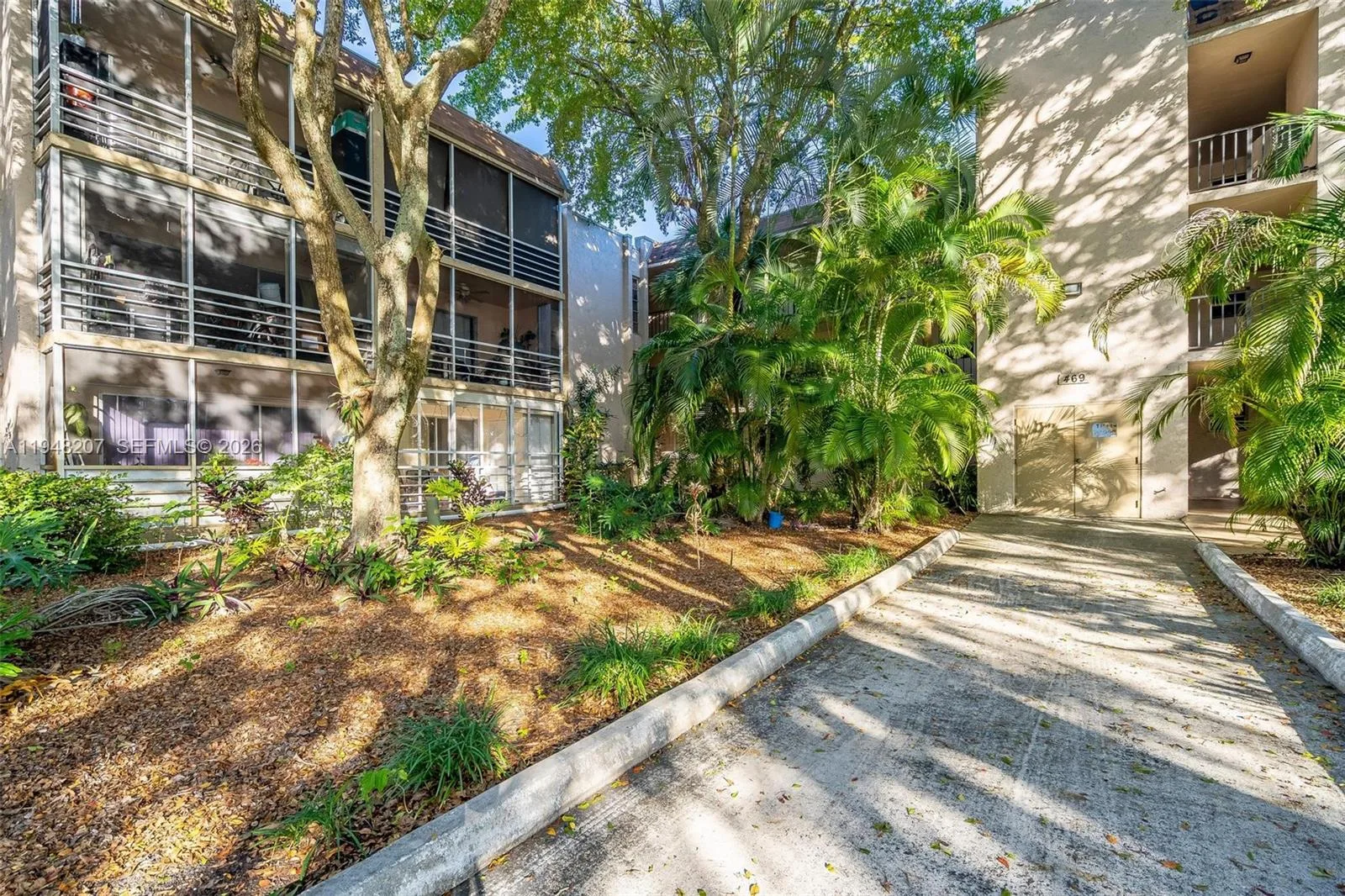 469 N Pine Island Rd # B302, Plantation, FL 33324 photo 2