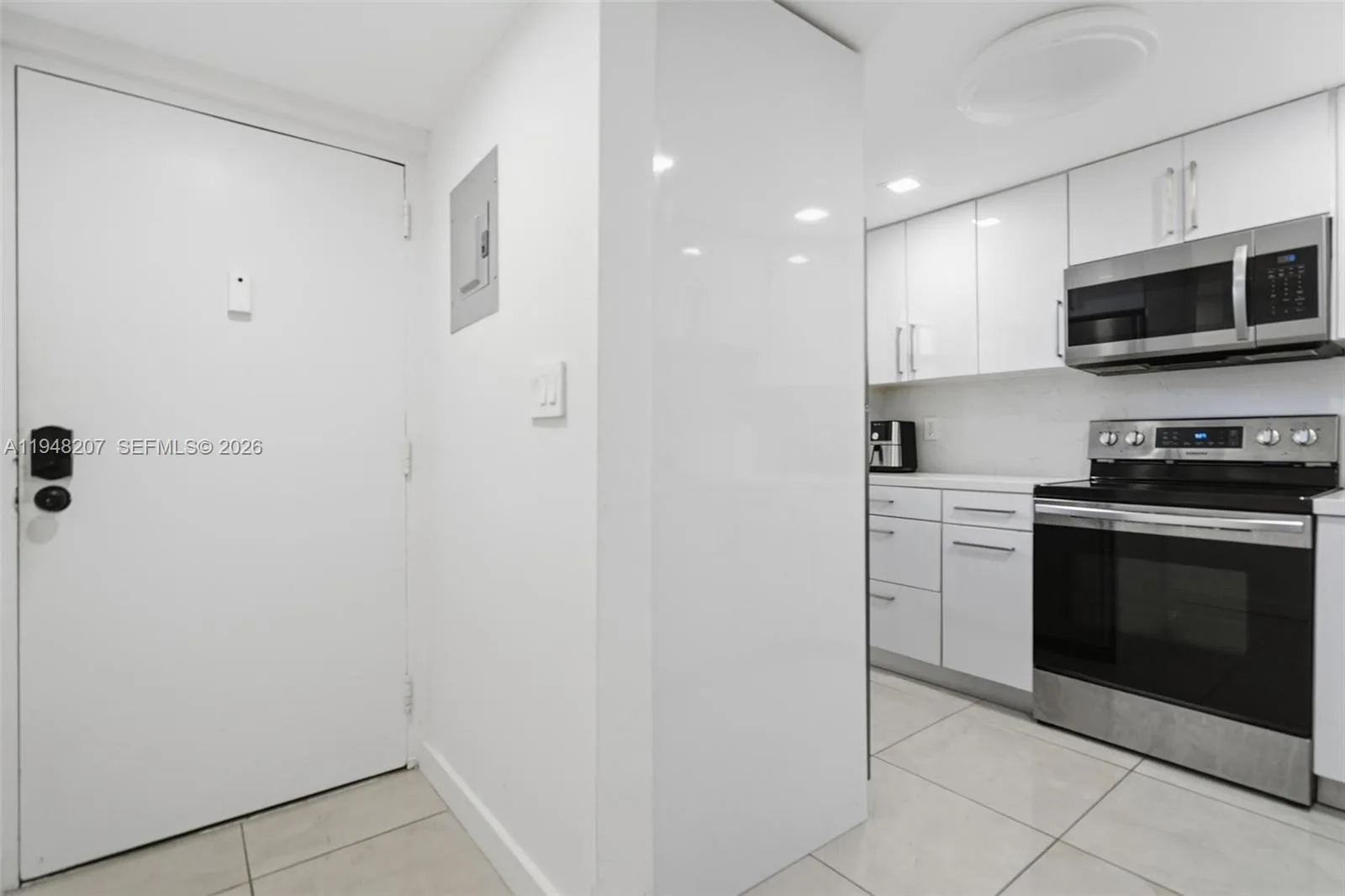 469 N Pine Island Rd # B302, Plantation, FL 33324 photo 5