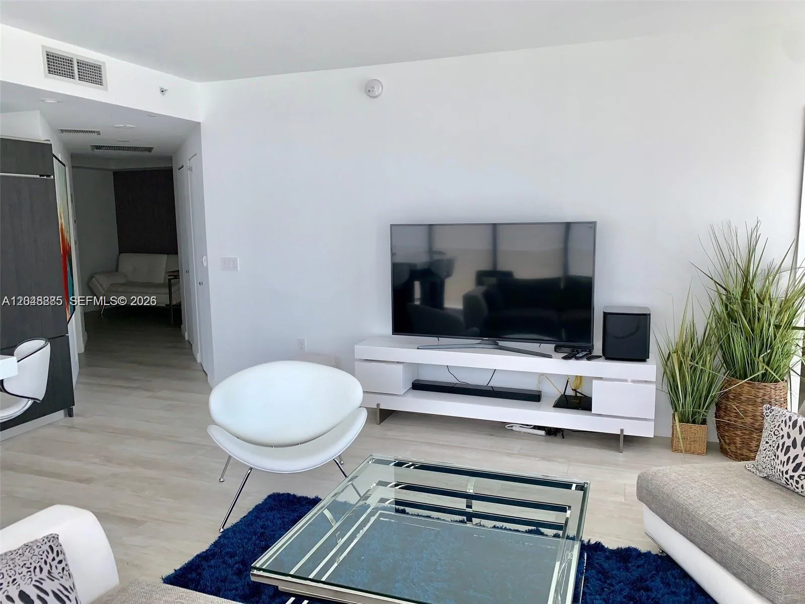 55 SW 9th St # 2706, Miami, FL 33130 photo 3