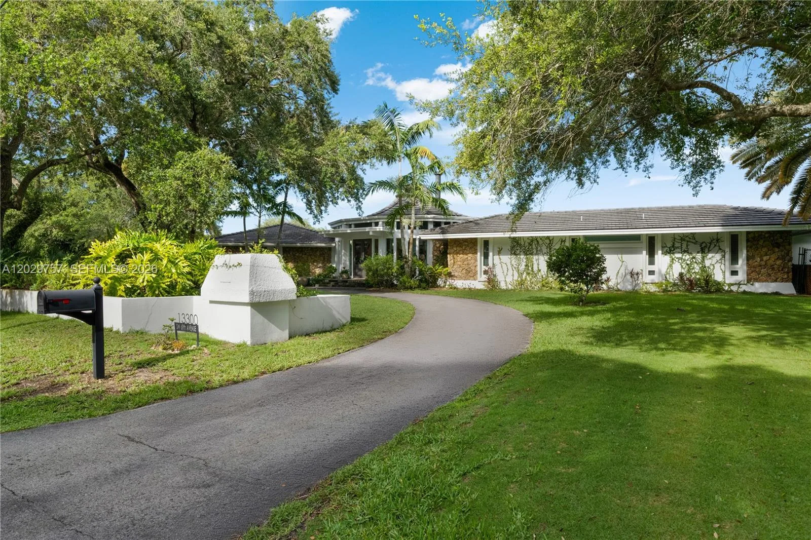 13300 SW 69th Ave, Pinecrest, FL 33156 photo 3