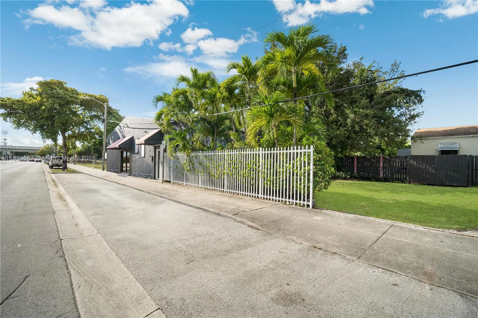 2900 NW 11th Ave, Miami, FL 33127 photo 2