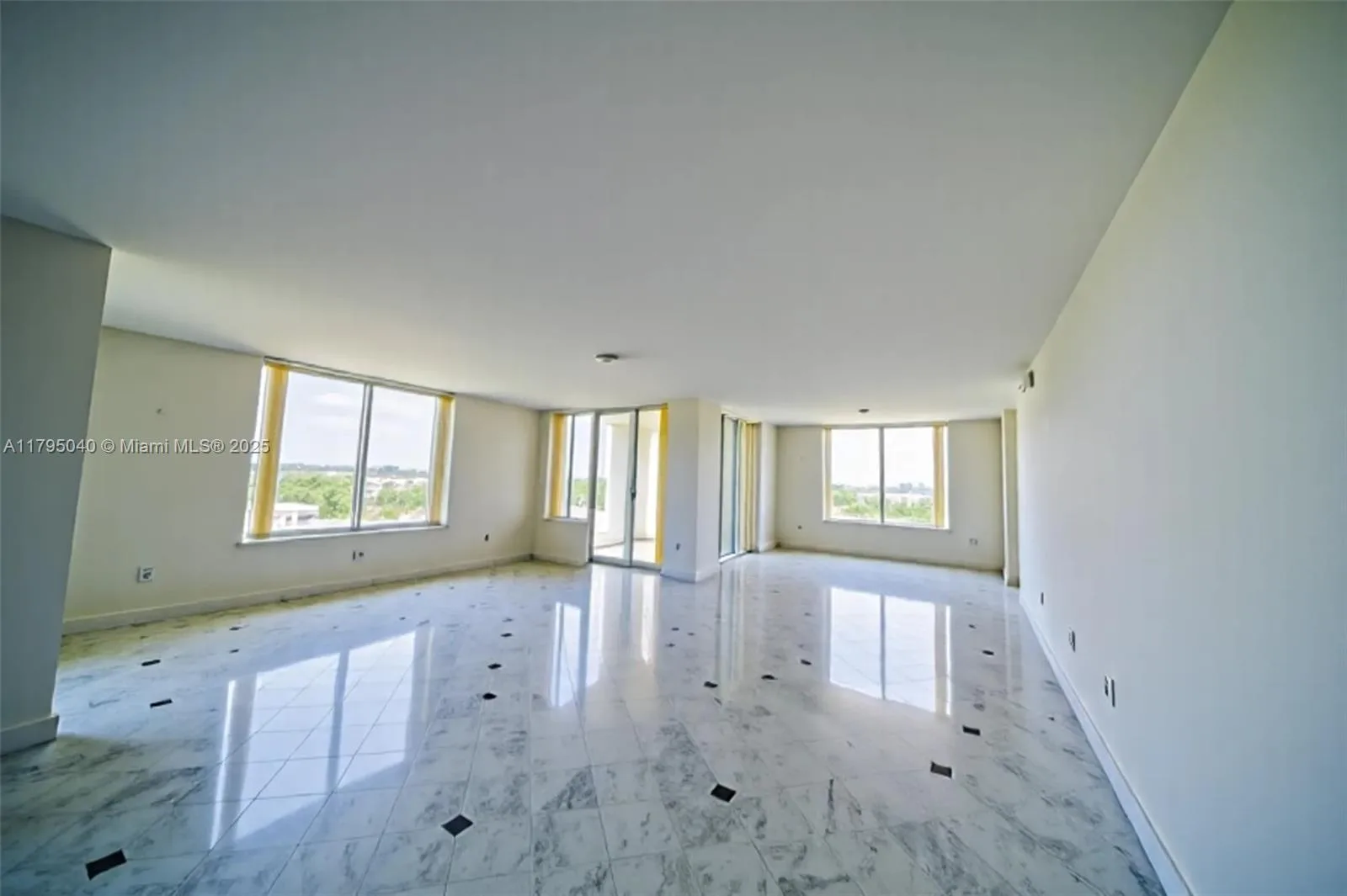 445 Grand Bay Dr # 802, Key Biscayne, FL 33149 photo 3