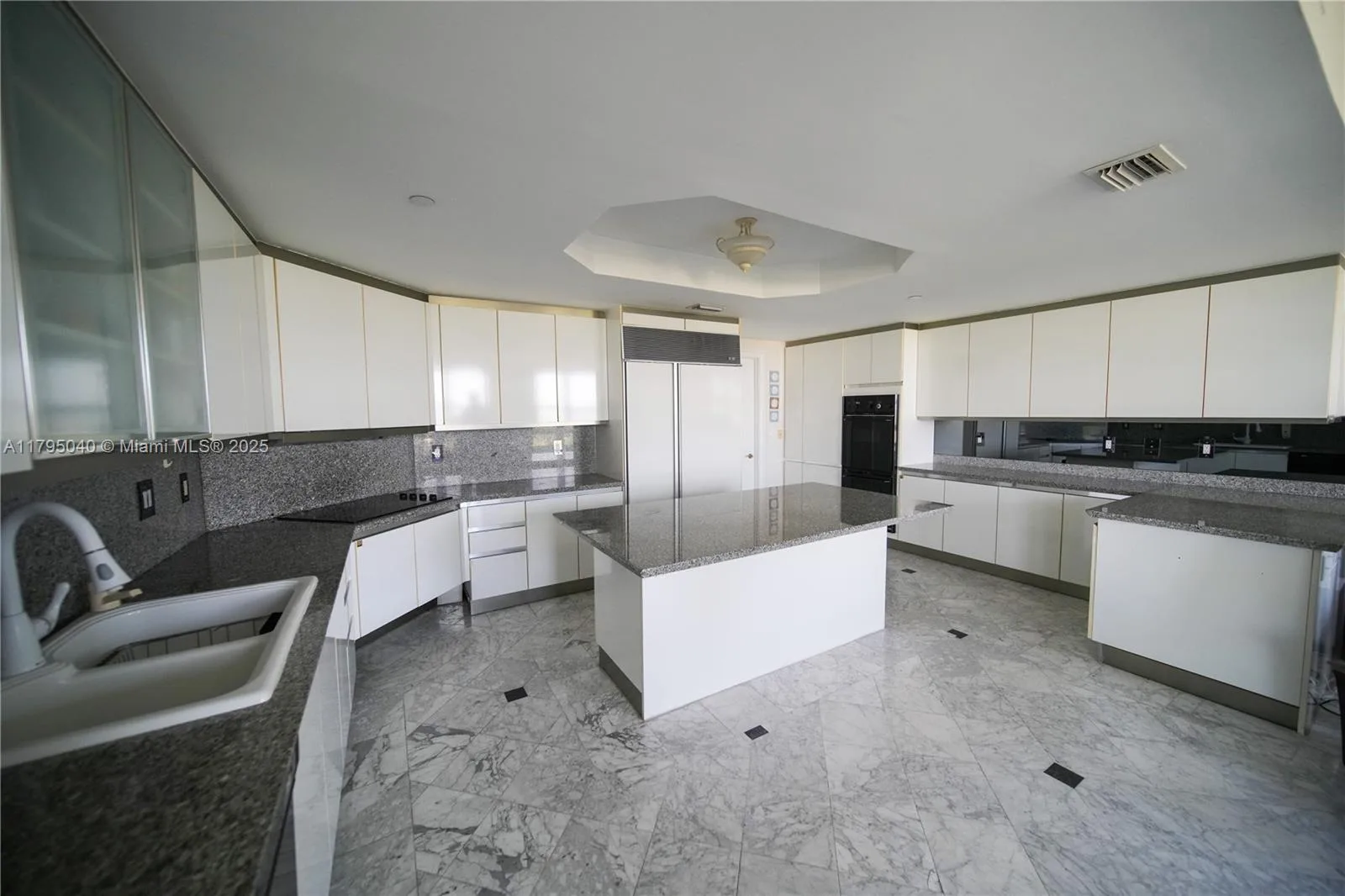 445 Grand Bay Dr # 802, Key Biscayne, FL 33149 photo 8