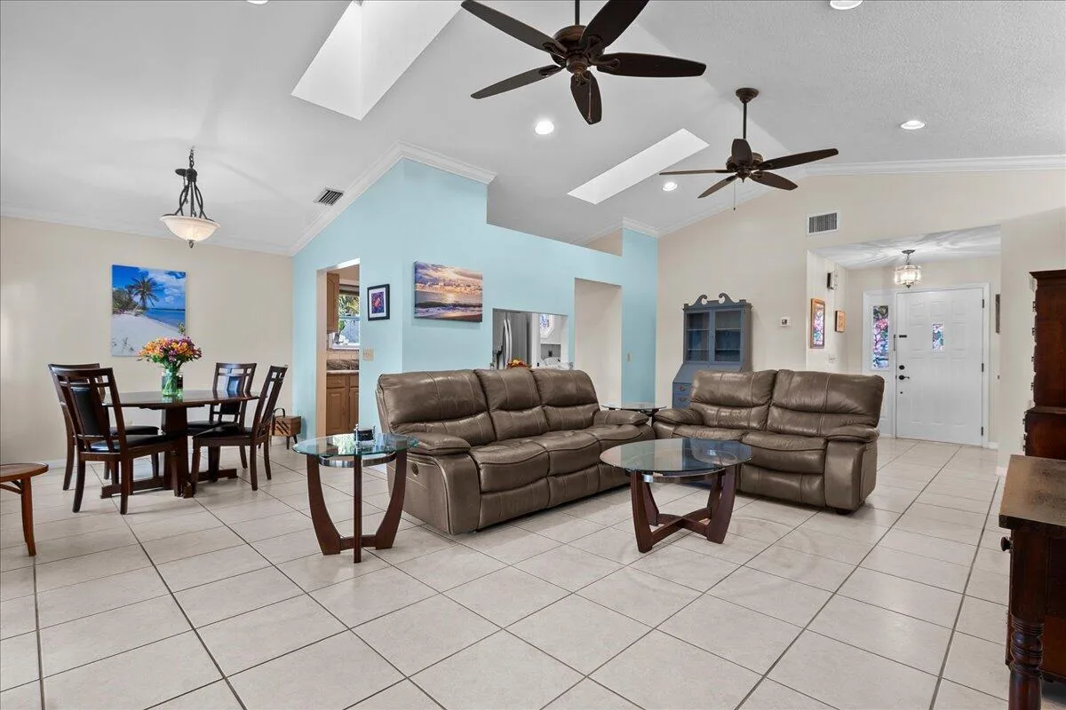 8093 SE Carlton Street, Hobe Sound, FL 33455 photo 5