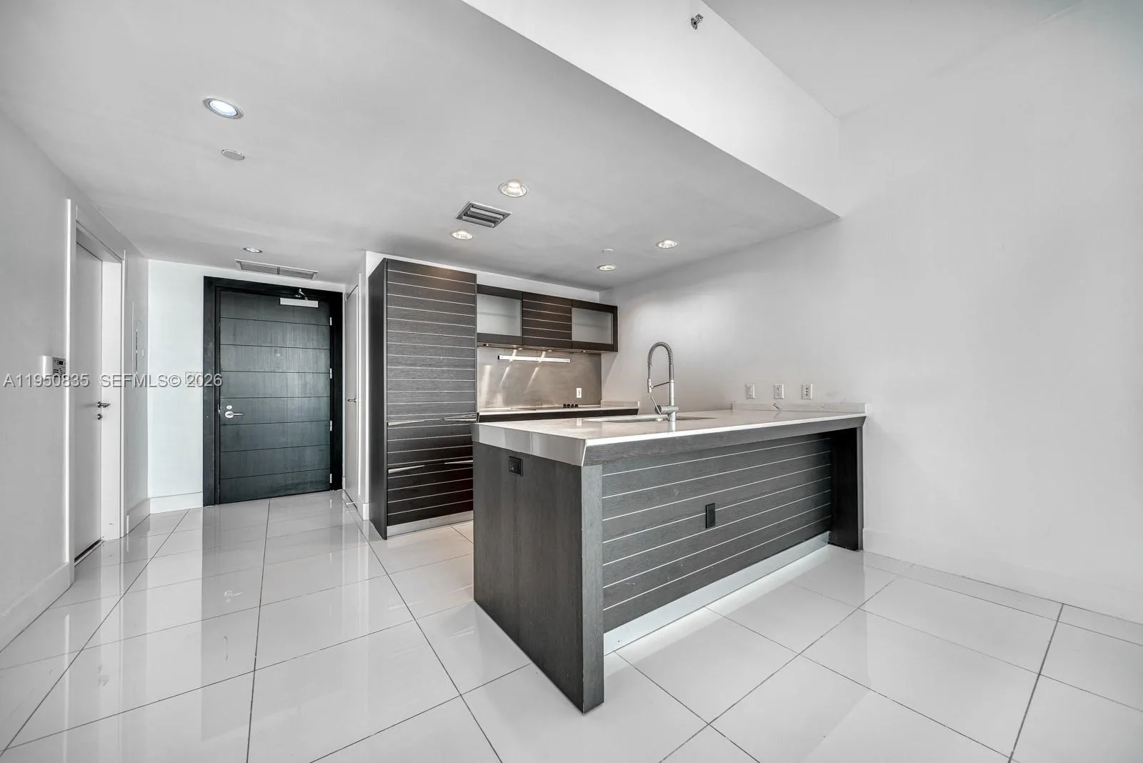 200 Biscayne Boulevard Way # 4411, Miami, FL 33131