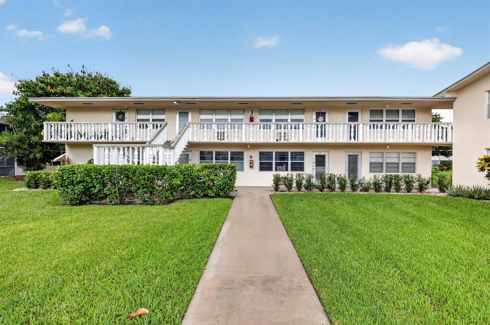 210 CANTERBURY J # 210, West Palm Beach, FL 33417
