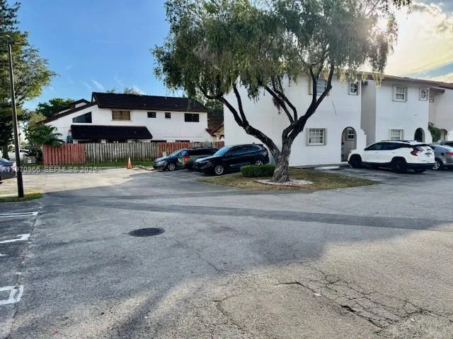 13539 SW 62nd St # 128, Miami, FL 33183 photo 3