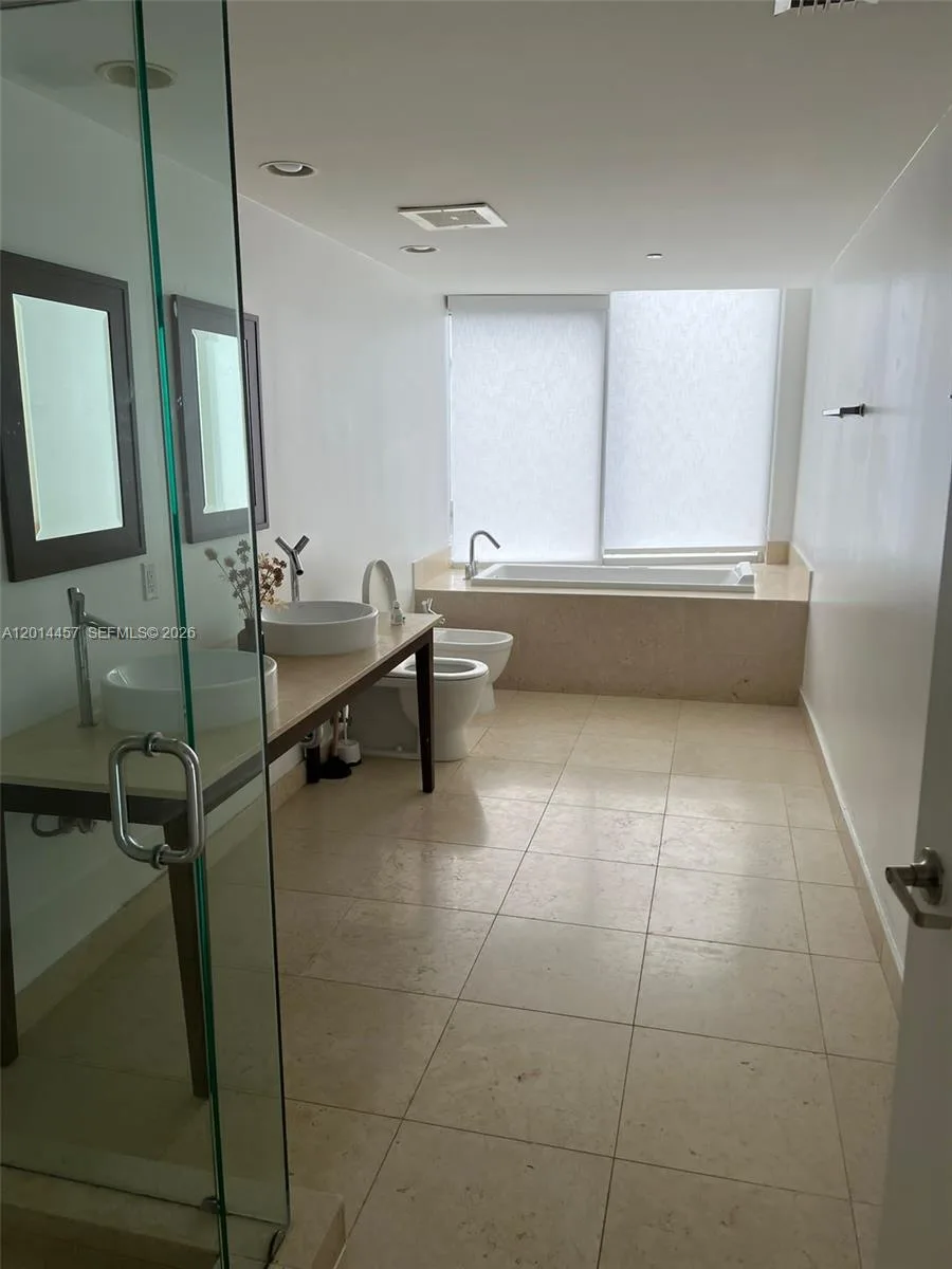 475 Brickell Ave # 5508, Miami, FL 33131 photo 8