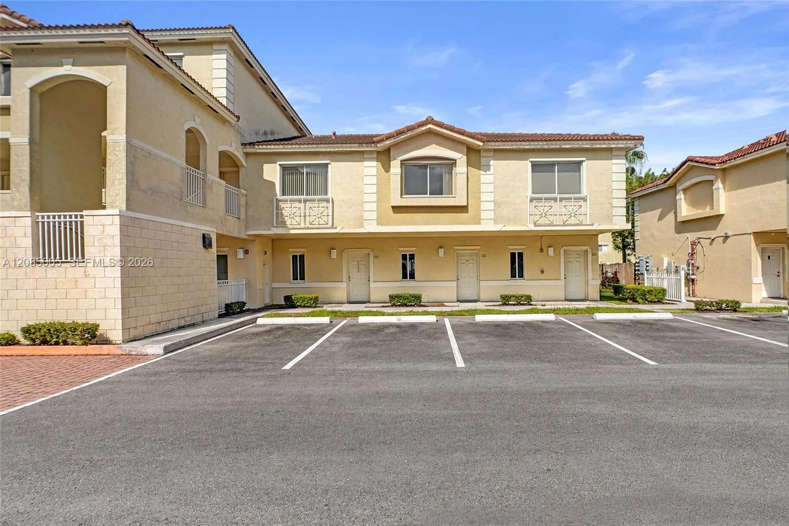 7985 NW 8th St # 104A, Miami, FL 33126