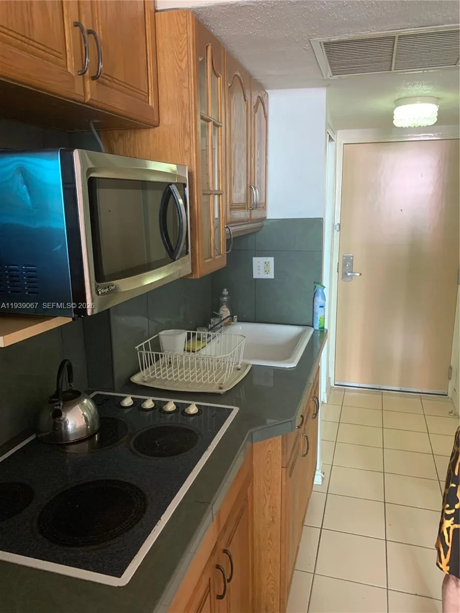19201 Collins Ave # 323, Sunny Isles Beach, FL 33160 photo 6