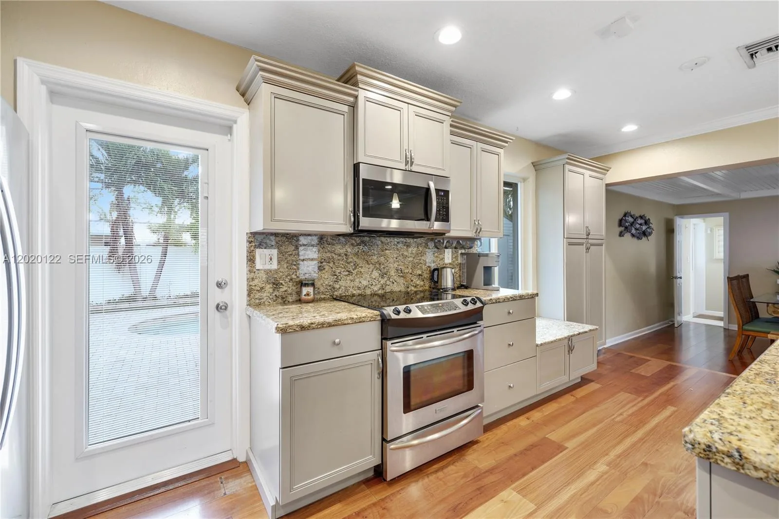 1311 NE 26th Ter, Pompano Beach, FL 33062 photo 12