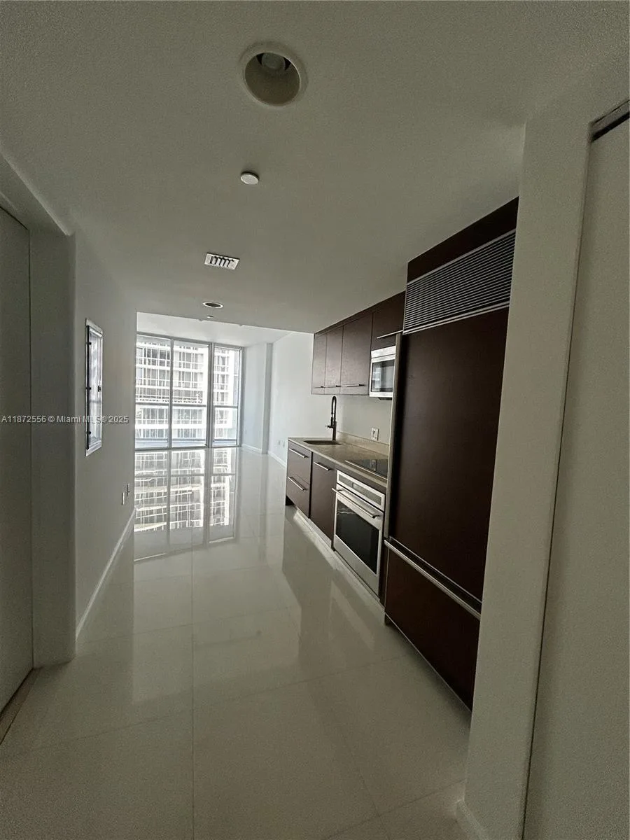 495 Brickell Ave # 3106, Miami, FL 33131 photo 2