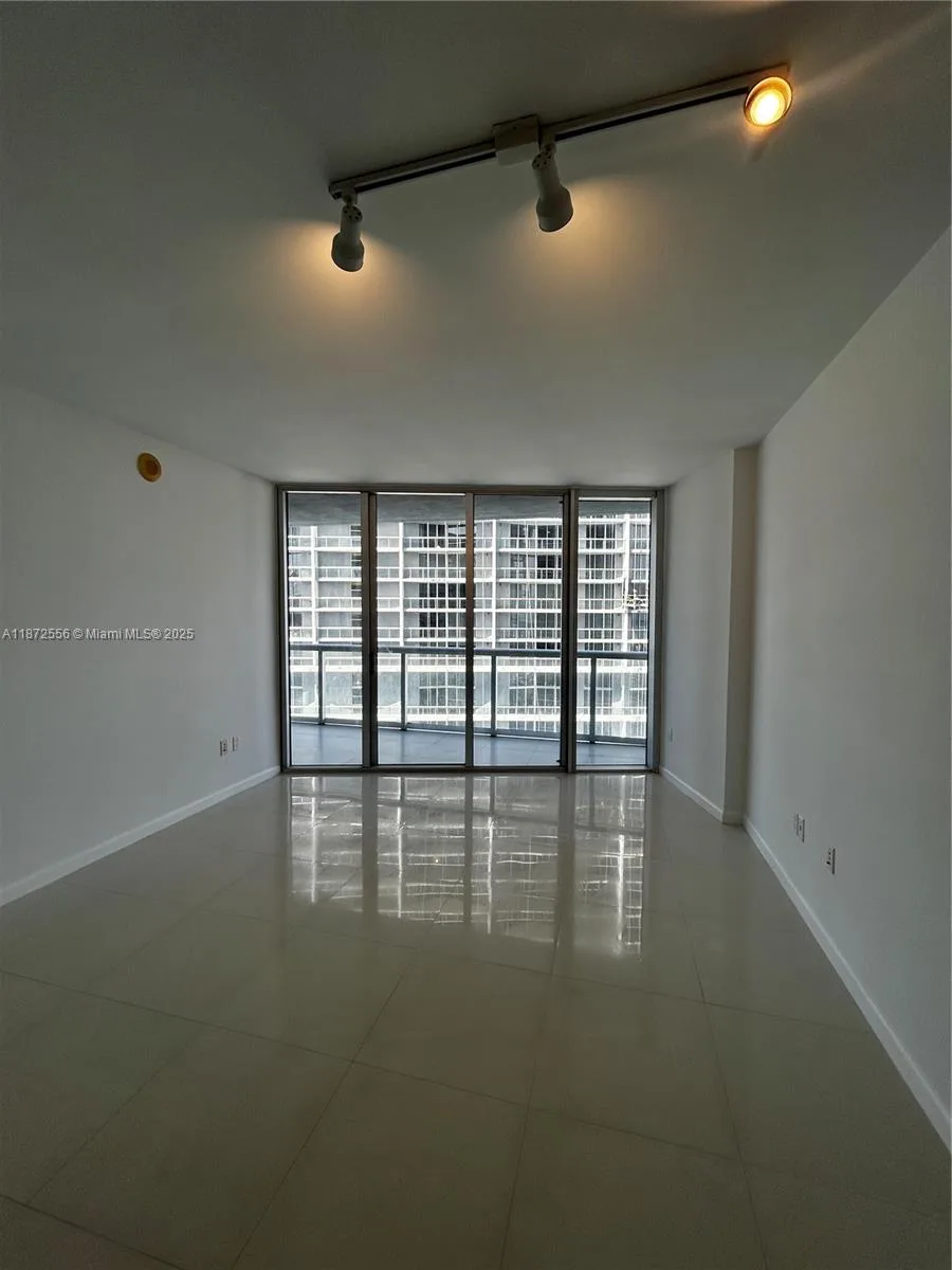 495 Brickell Ave # 3106, Miami, FL 33131 photo 3