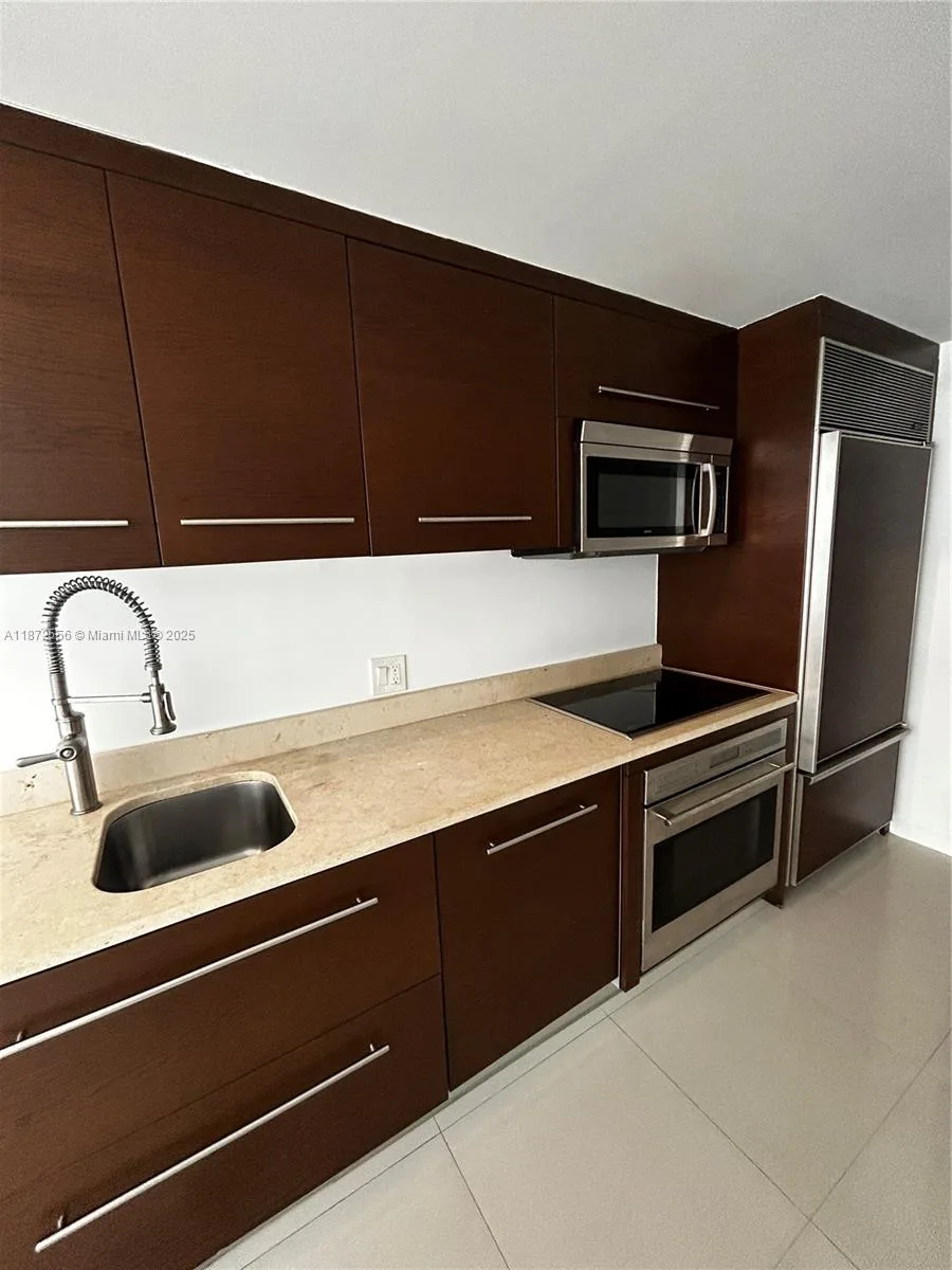 495 Brickell Ave # 3106, Miami, FL 33131 photo 4