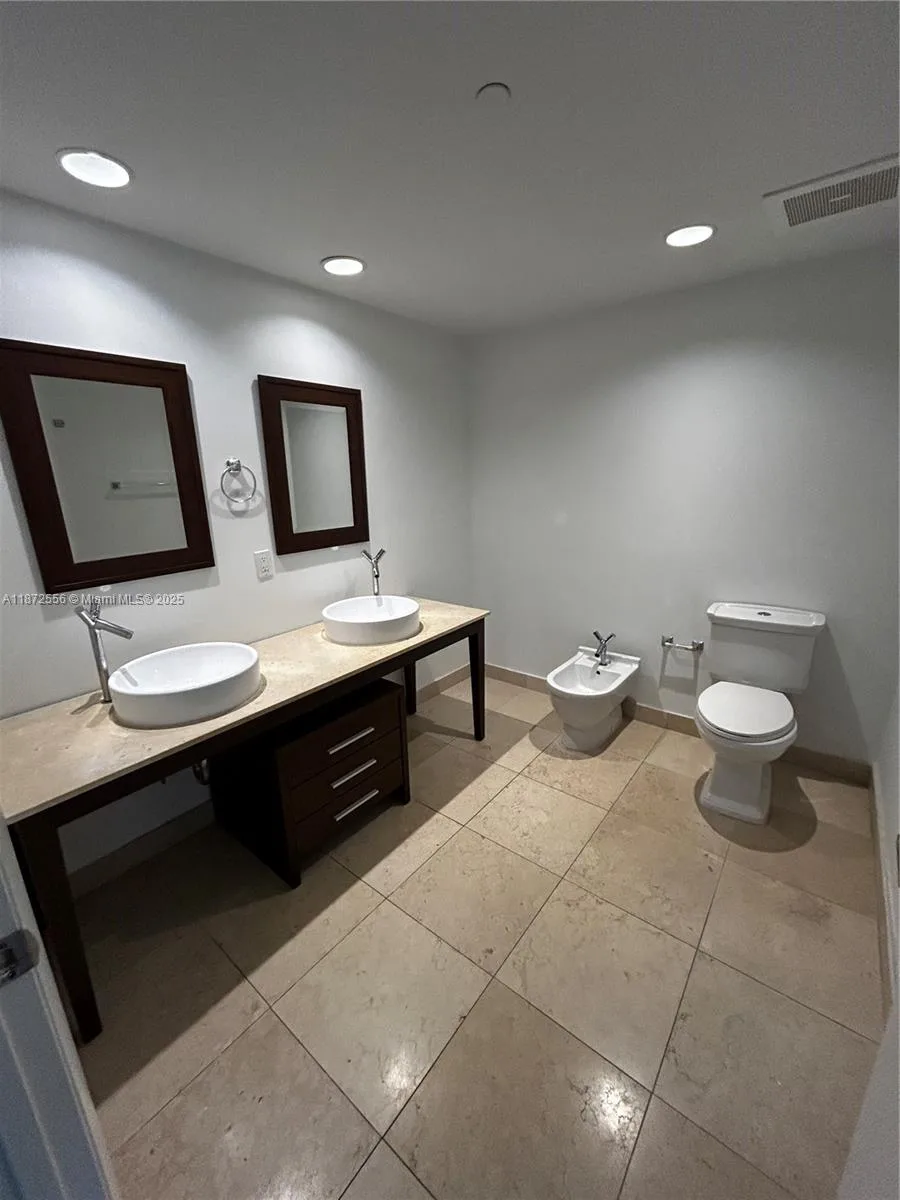 495 Brickell Ave # 3106, Miami, FL 33131 photo 7