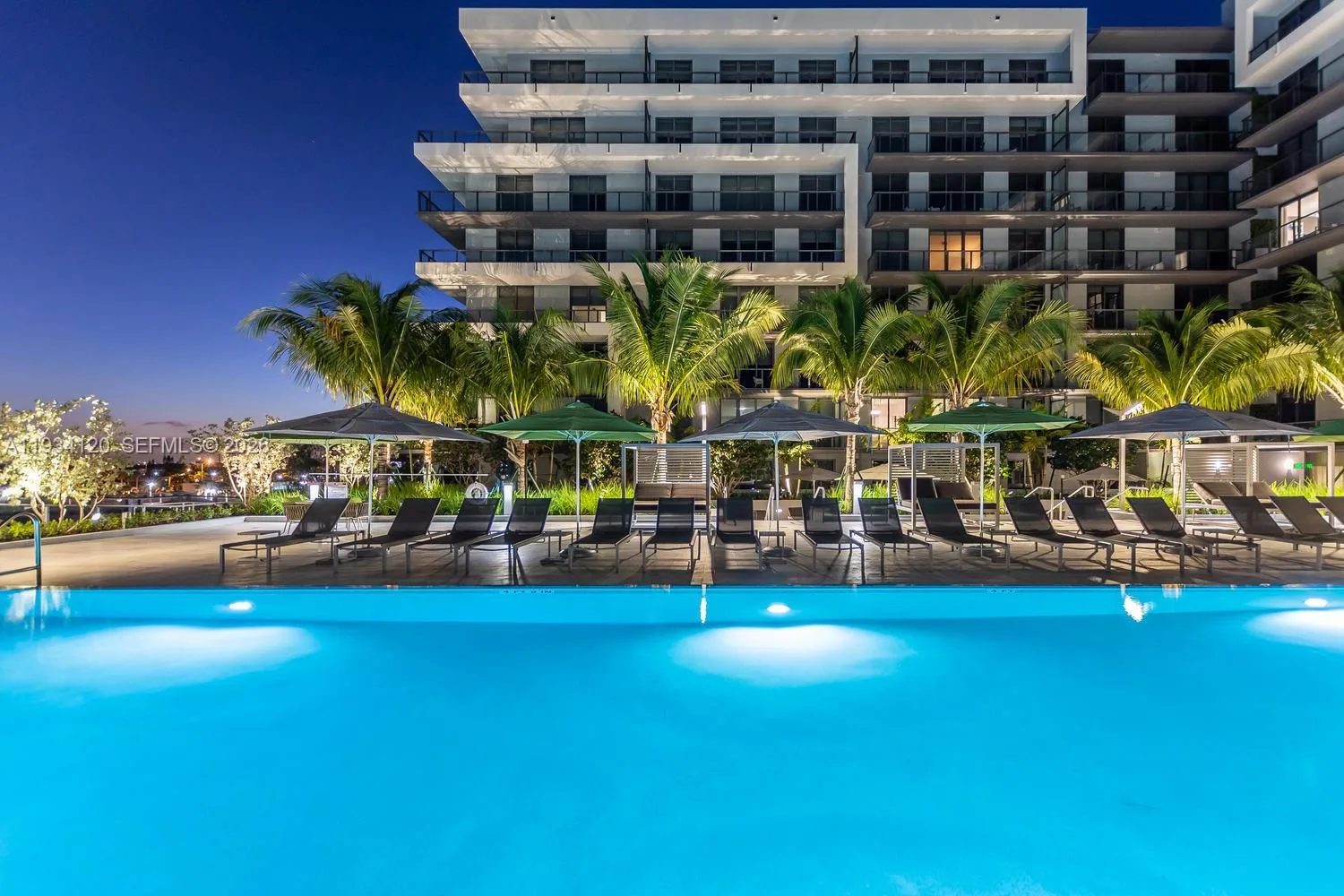2960 NE 207 St # 810, Aventura, FL 33180