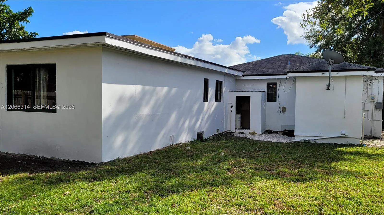 Listing photo 6