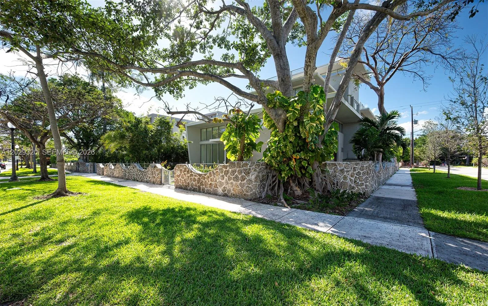 2100 S Miami Ave, Miami, FL 33129 photo 3