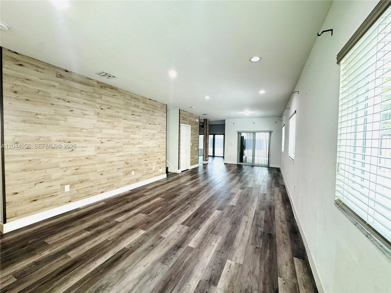 363 NE 35th Ter, Homestead, FL 33033 photo 4