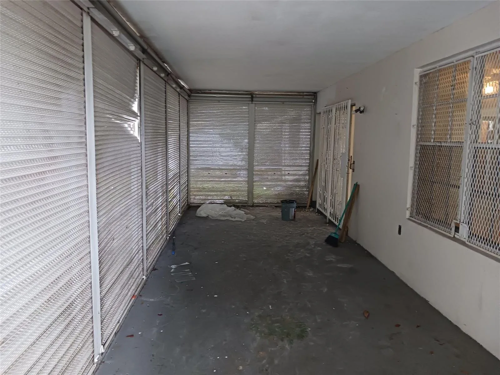 7757 SE EMBASSY Boulevard, Miramar, FL 33023 photo 5