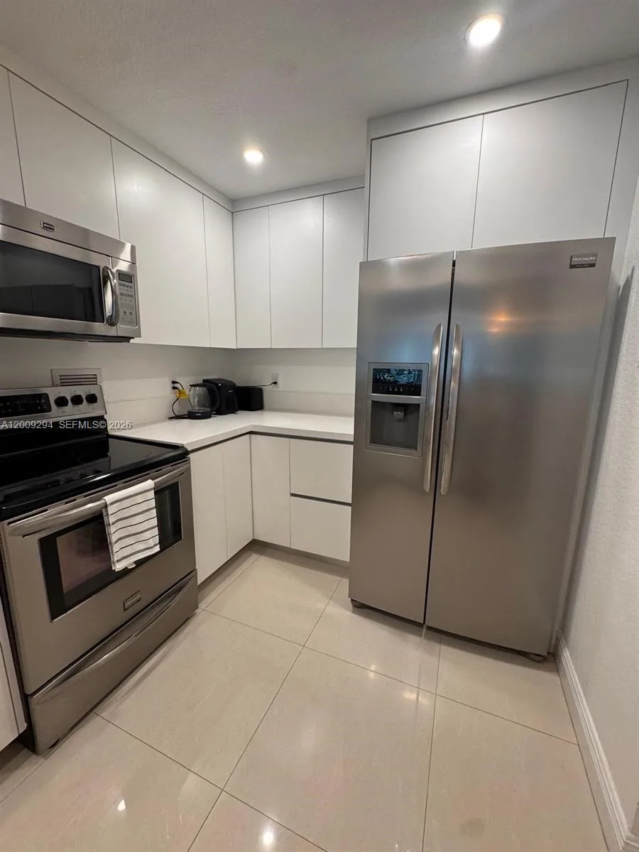 2301 Collins Ave # 427, Miami Beach, FL 33139 photo 4