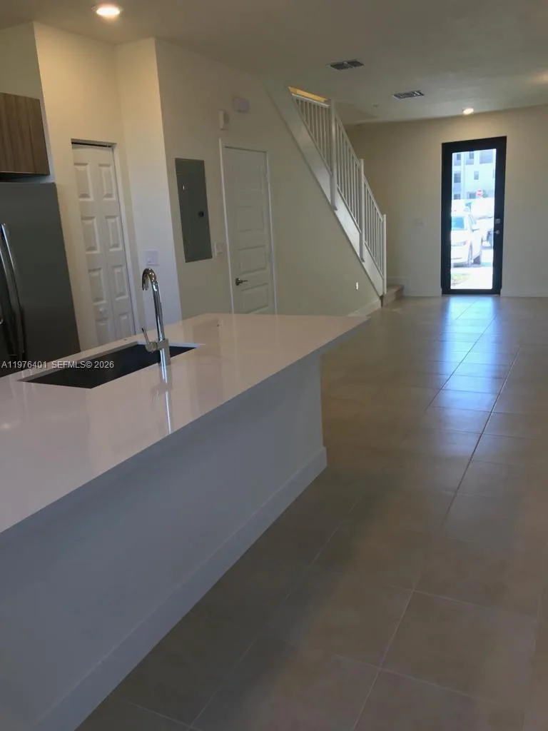 10431 NW 82nd St # 5, Doral, FL 33178 photo 5