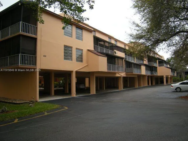 400 Commodore Dr # 108, Plantation, FL 33325