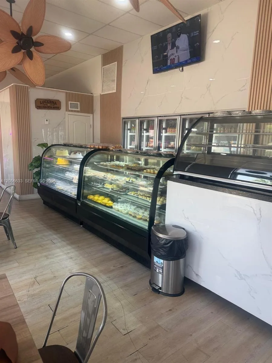 6727 W 4 Ave, Hialeah, FL 33012 — zdjęcie 3