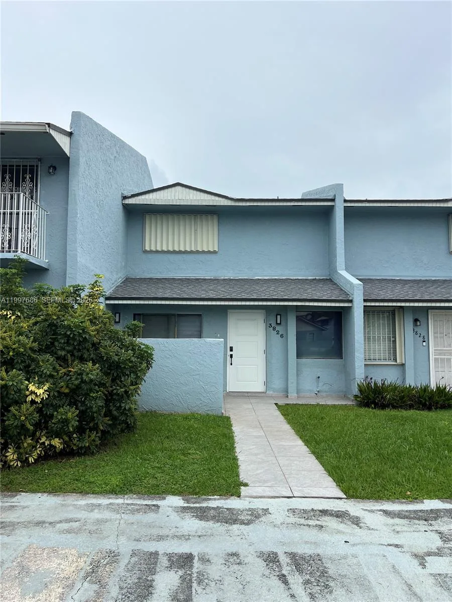 3826 SW 107th Ave # 2-2, Miami, FL 33165
