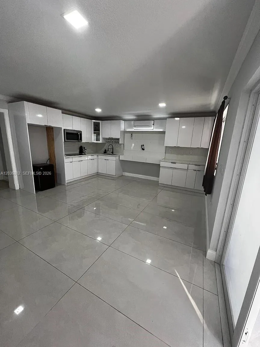 1271 W 79th St, Hialeah, FL 33014 photo 3