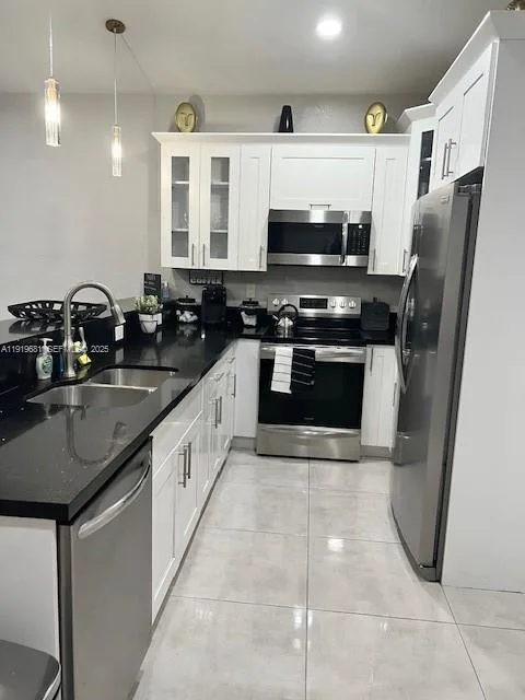 933 NW 2nd Ave, Fort Lauderdale, FL 33311 photo 2