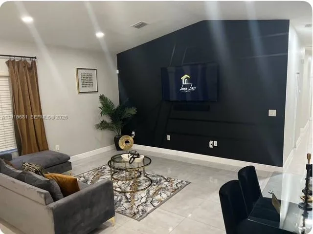 933 NW 2nd Ave, Fort Lauderdale, FL 33311 photo 4