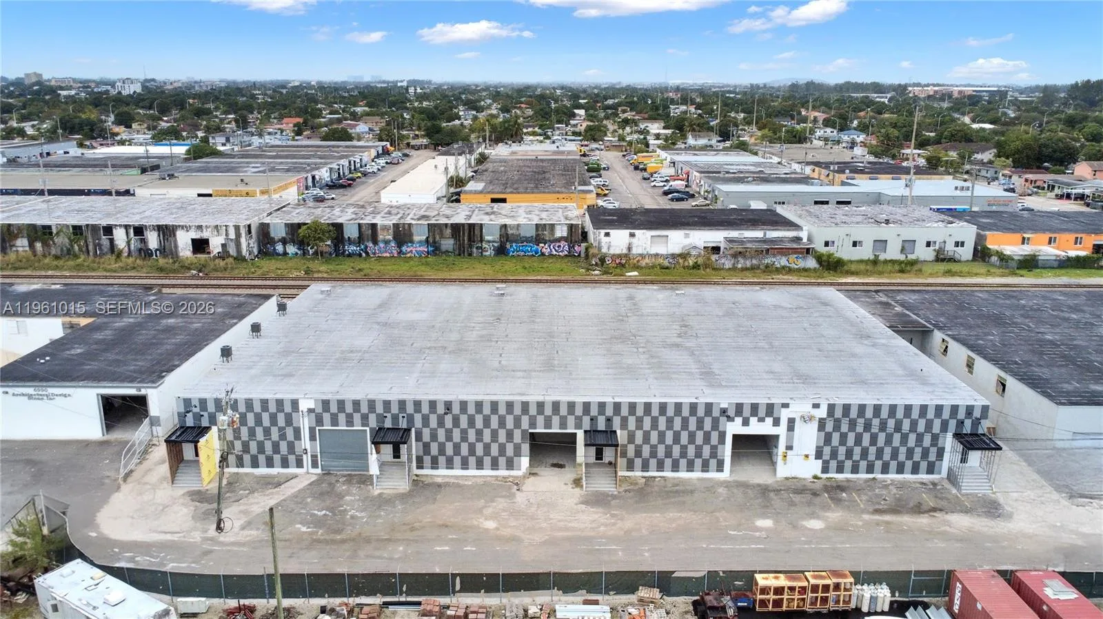 7000 NW 37th Ct, Hialeah, FL 33147