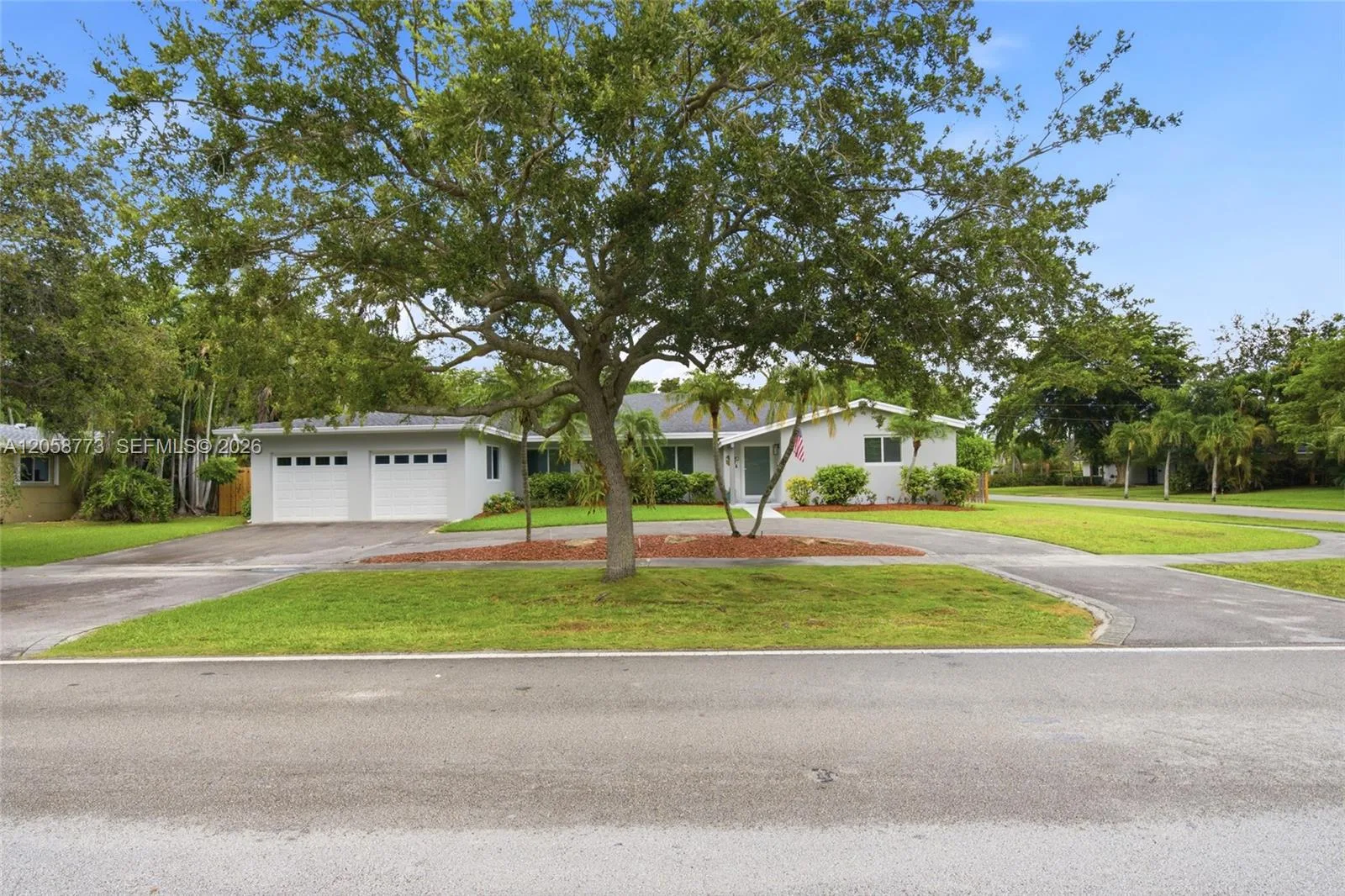 15845 SW 87th Ave, Palmetto Bay, FL 33157 photo 2