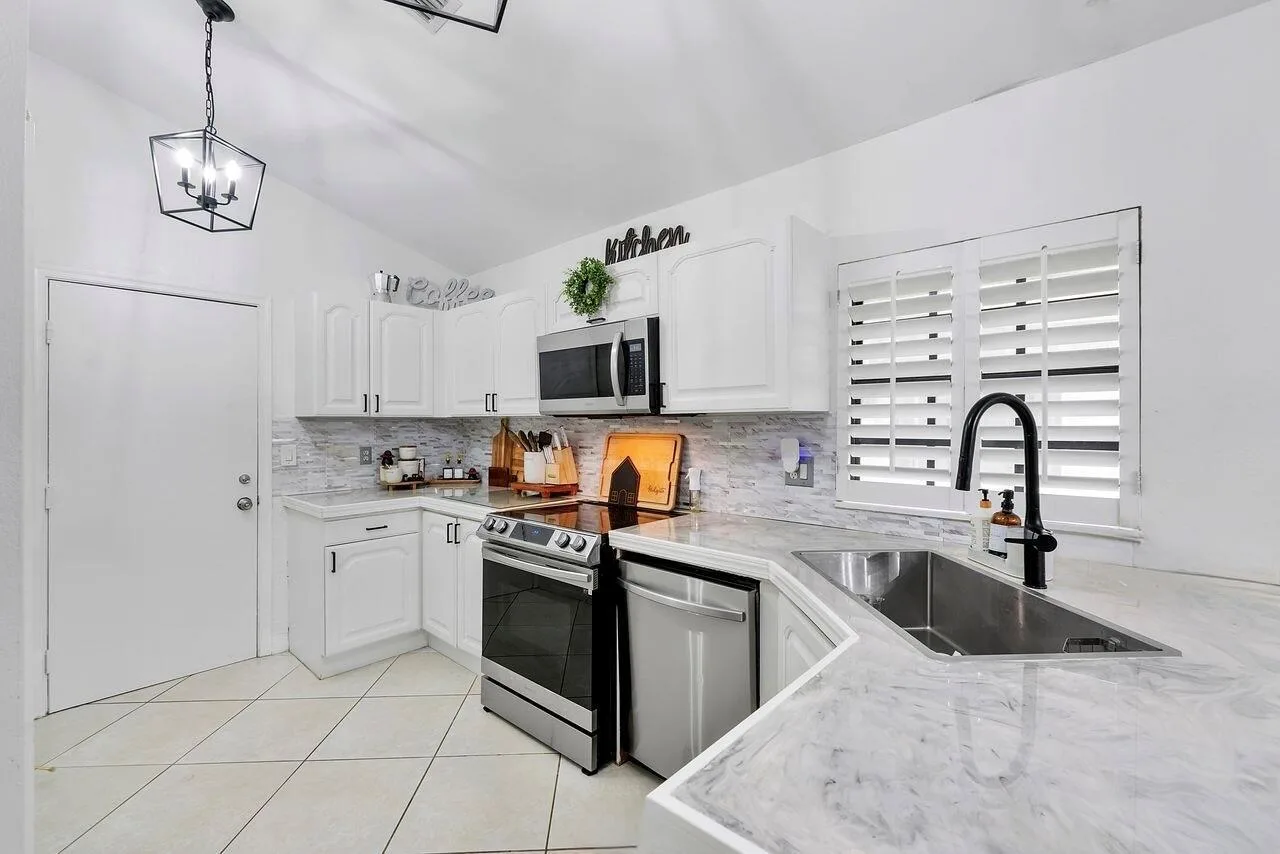 6852 Bitterbush Place, Boynton Beach, FL 33472 photo 8