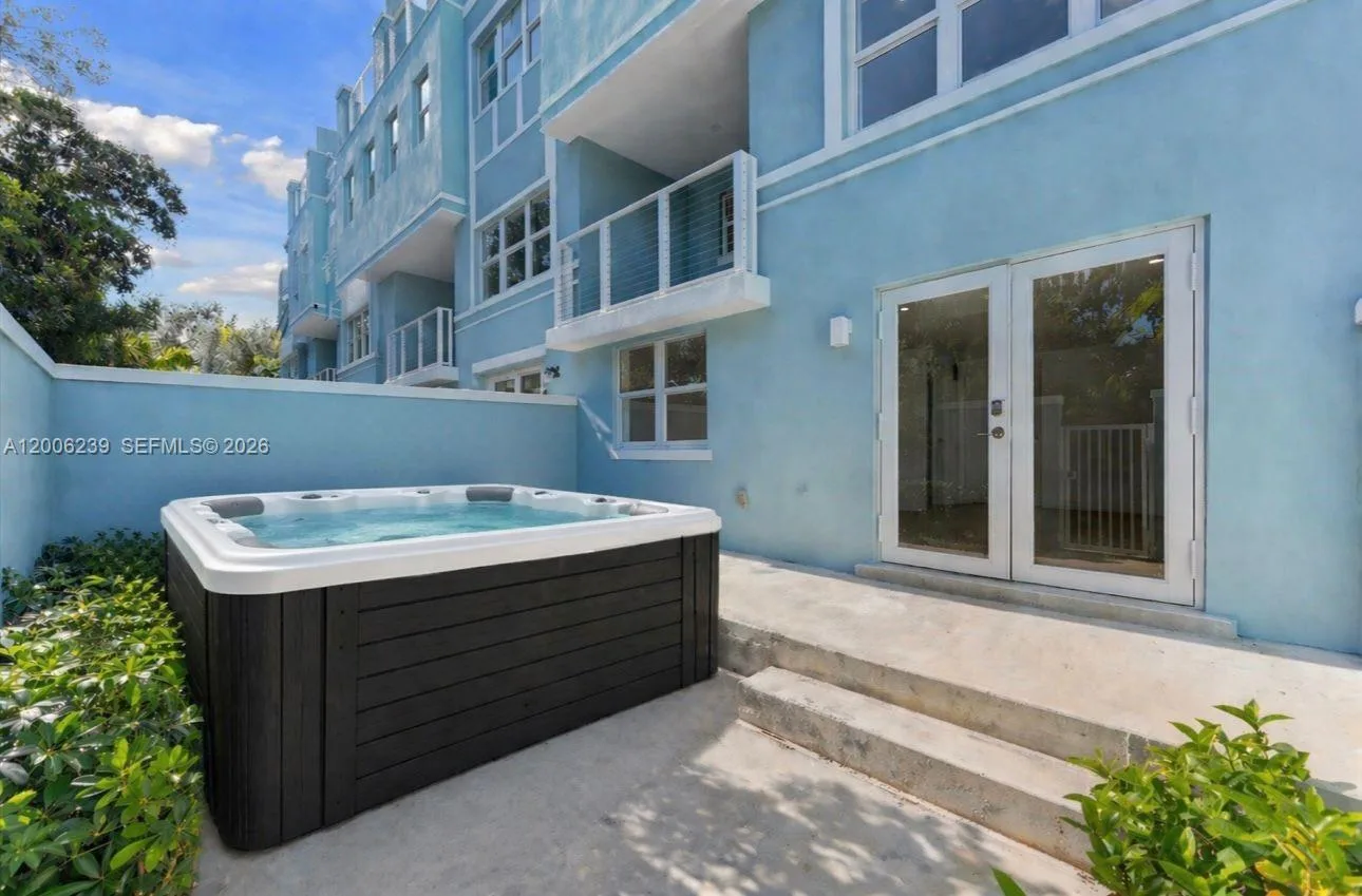 824 SE 12th Ct # 840, Fort Lauderdale, FL 33316