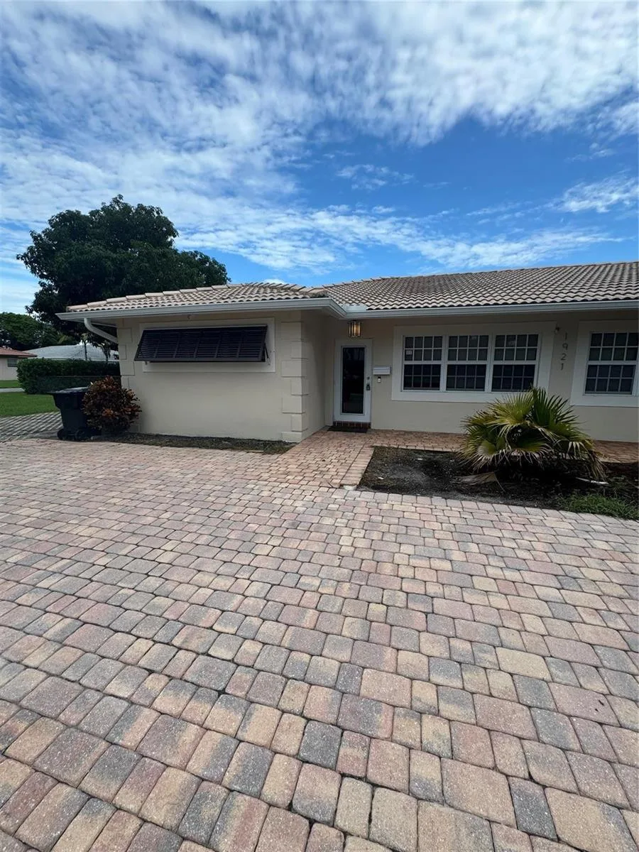 1921 NE 29TH Street, Lighthouse Point, FL 33064
