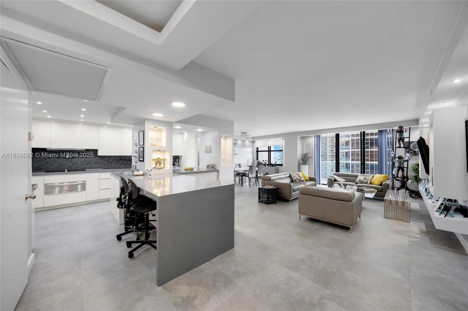 9801 Collins Ave # 16U, Bal Harbour, FL 33154
