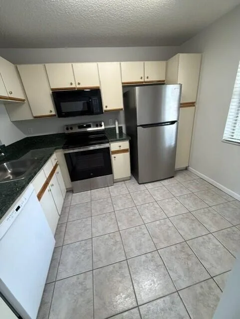 3031 Holiday Springs Boulevard # 202-7, Margate, FL 33063 photo 2