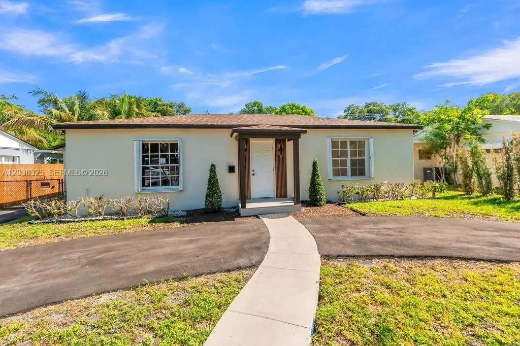 831 NE 128th St, North Miami, FL 33161 photo 3