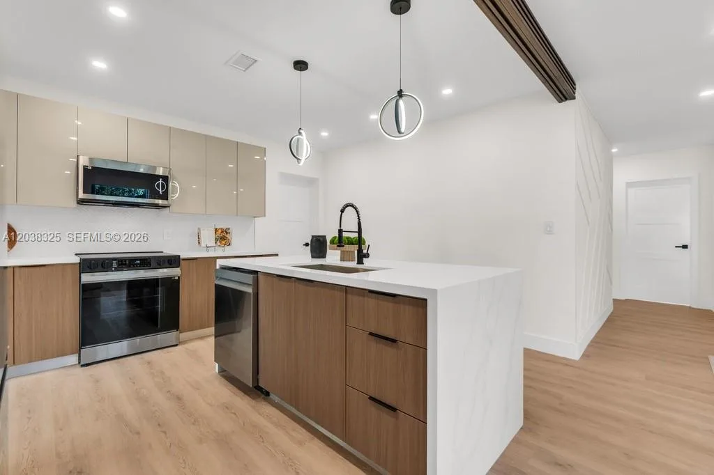 831 NE 128th St, North Miami, FL 33161 photo 9