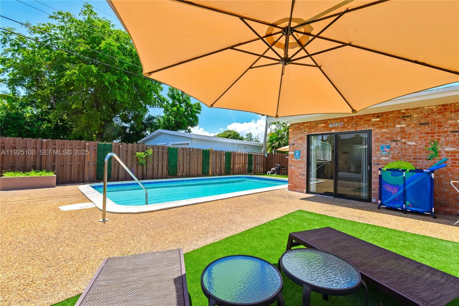 1204 NE 7th St, Pompano Beach, FL 33060