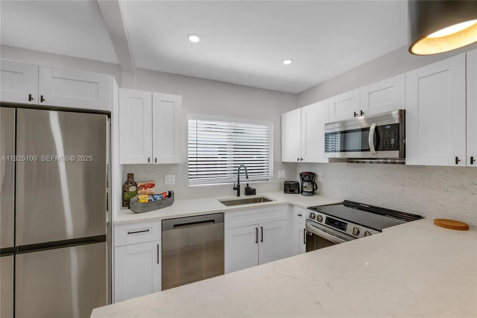 1204 NE 7th St, Pompano Beach, FL 33060 photo 13