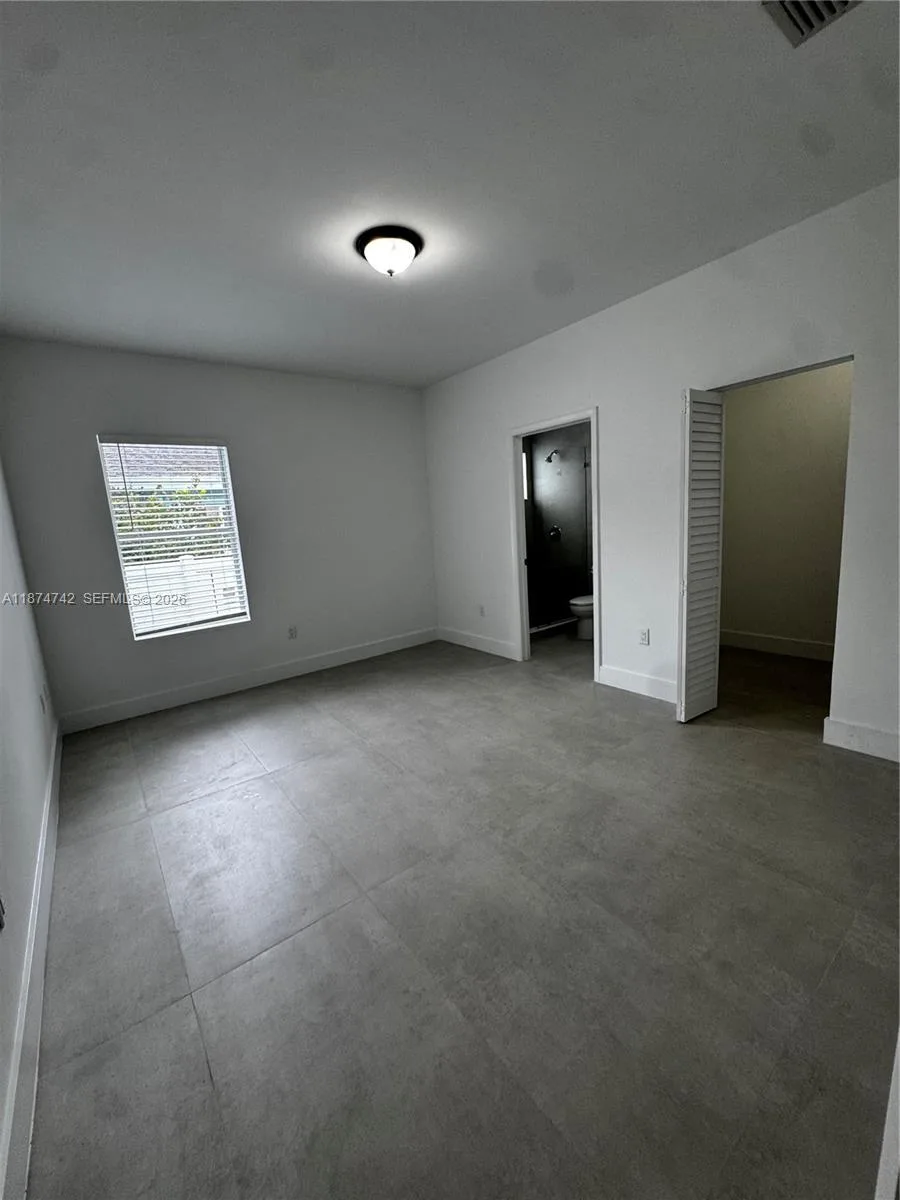 2541 NW 9th St, Fort Lauderdale, FL 33311 photo 11