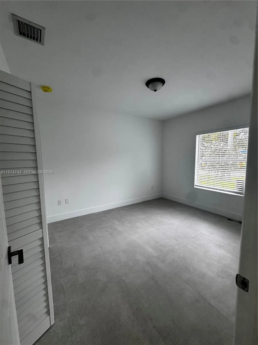 2541 NW 9th St, Fort Lauderdale, FL 33311 photo 4