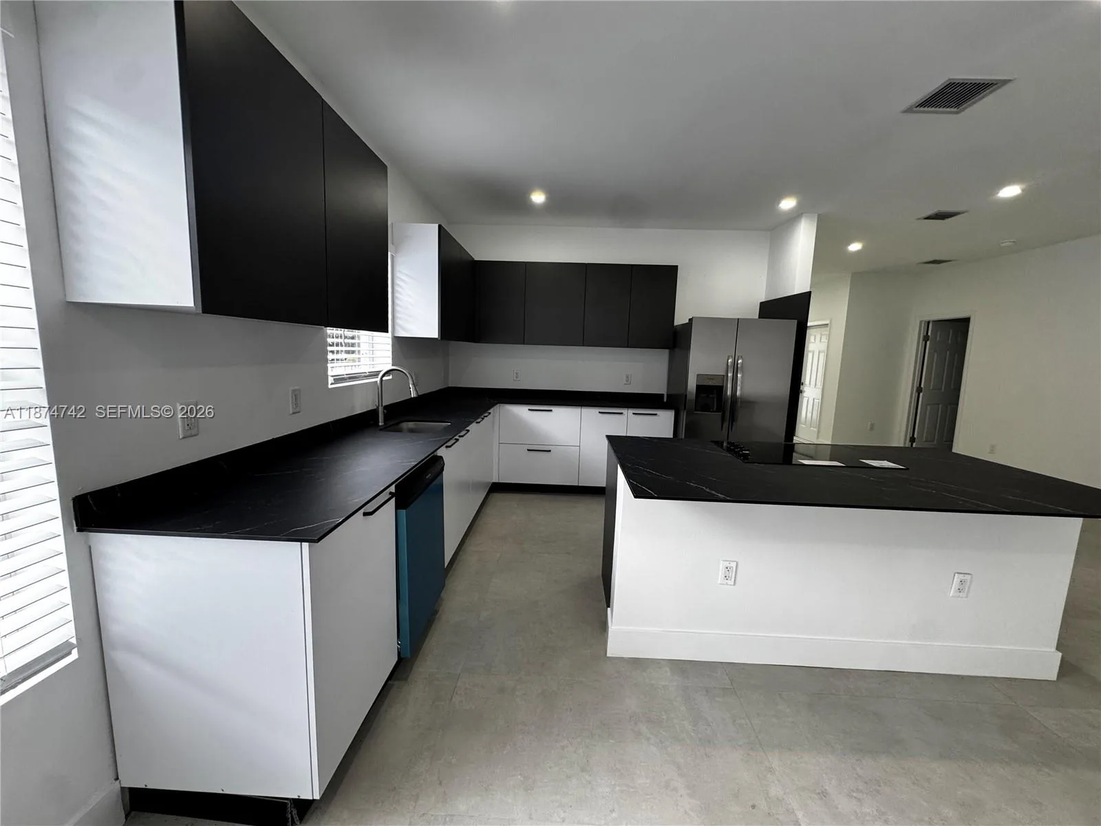 2541 NW 9th St, Fort Lauderdale, FL 33311 photo 9